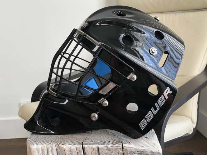 Senior Bauer NME 8 Goalie Mask Helmet - All-Black - Demo Model New