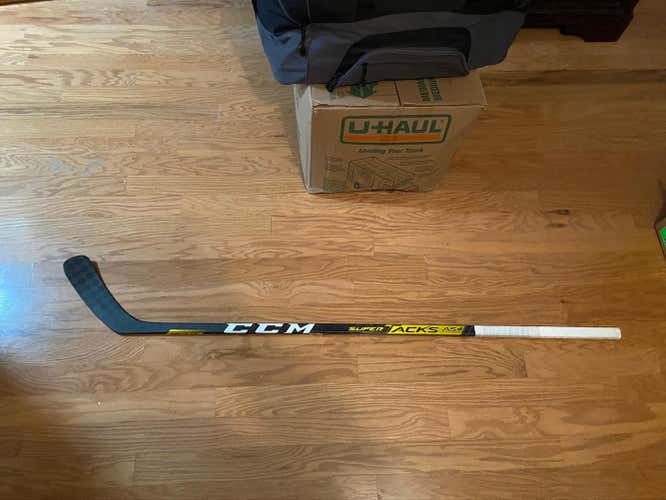 New Senior CCM Right Handed Super Tacks AS2 Pro Hockey Stick Mid Pattern Pro Stock