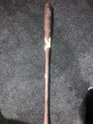Used Victus 33" Bat