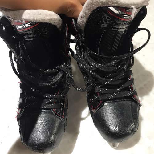 Junior Bauer Vapor X LTX Pro Regular Width  Size 5.5 Hockey Skates