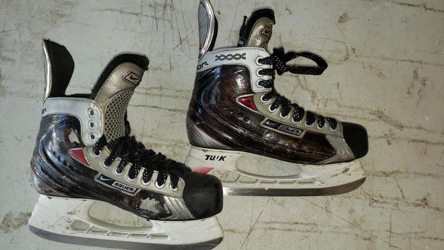 Used Senior Bauer Vapor XXXX Hockey Skates Regular Width Size 9