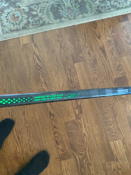 Senior Right Handed Vapor ADV Pro Stock Hockey Stick