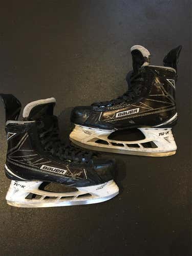 Senior Bauer Supreme 1S Regular Width Size 9.5 Hockey Skates