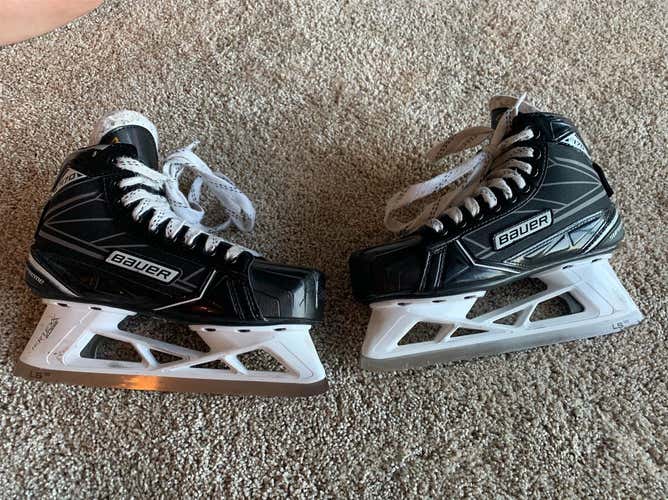 Junior Bauer Supreme S170  Size 4.5 Hockey Goalie Skates