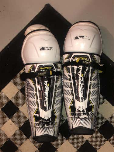 Junior CCM Super Tacks  Shin Pads