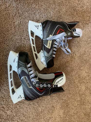 Senior Bauer Vapor X90 Regular Width  Size 6 Hockey Skates