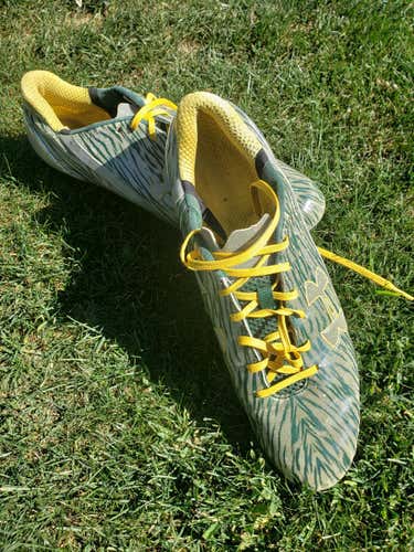 Used Adult Size 13 (Women's 14) Under Armour in Gr/Gold tiger