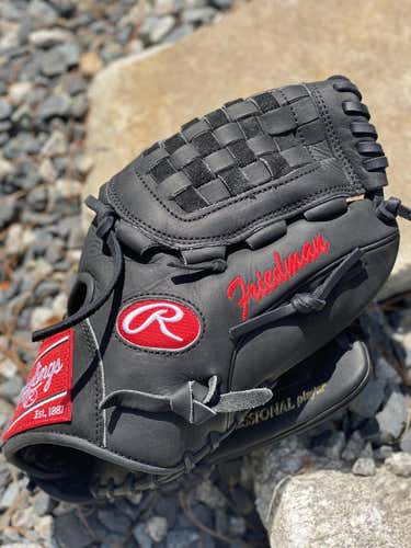 Never Used Black Rawlings Heart of the Hide 11.75" Glove