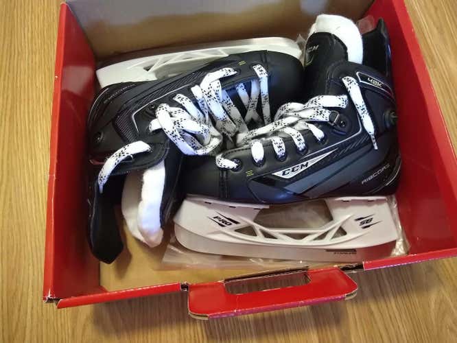 New Junior CCM RibCor 42K Hockey Skates Regular Width Size 3