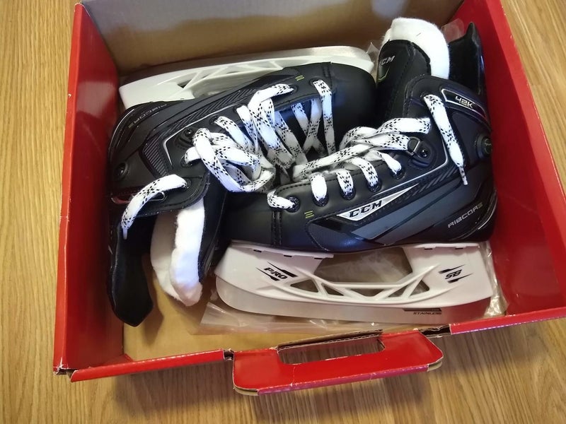 New Junior CCM RibCor 42K Hockey Skates Regular Width Size 3
