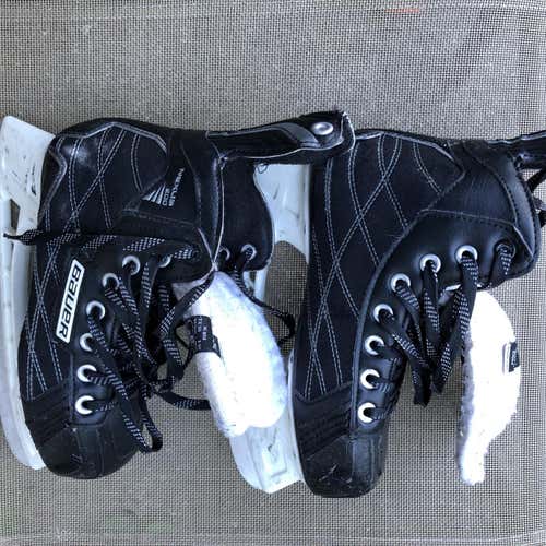 Youth Bauer Nexus 200 Regular Width  Size 3 Hockey Skates