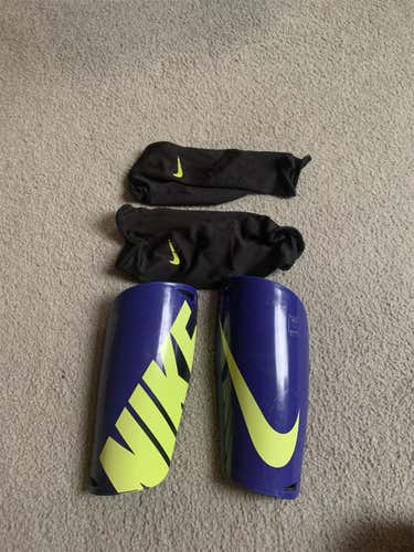 Men's XL Nike Shin Guards