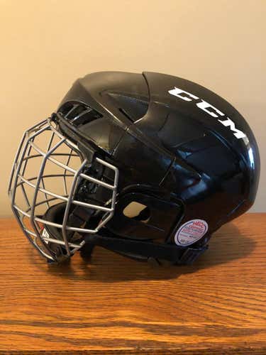 Small CCM FL40 Helmet combo with cage - Like New Condition