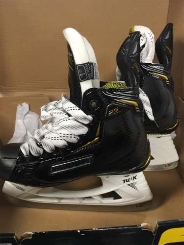 New Bauer Supreme 2S Hockey Skates Size 1D