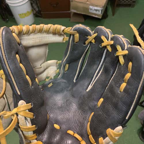 Black High School/College Infield 11.5" Baseball Glove