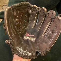 Rawlings High School/College Right Hand Throw Fast Pitch FP115 11.5" Softball Glove