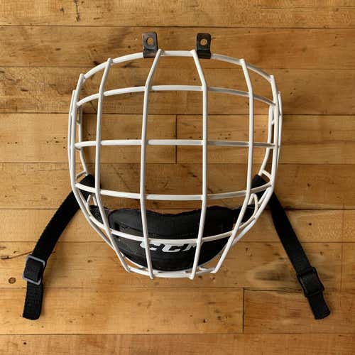 CCM FM480 Medium White Used Hockey Cage