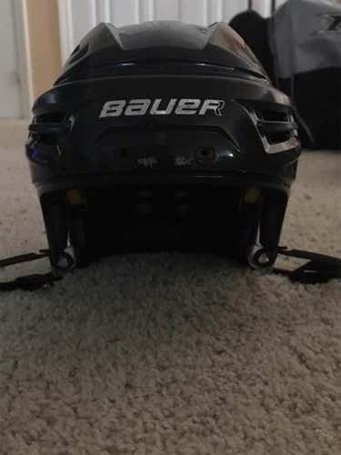 Used Navy Blue Bauer Re-Akt Helmet Size Senior Small