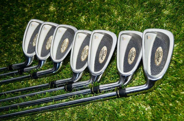 Titleist  Dci 822 Os	Iron Set  Right Handed  37.75" Steel  Regular  New Grip