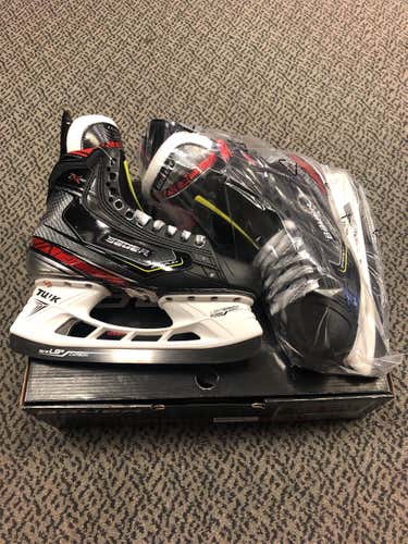 Senior Bauer Vapor 2X Pro Regular Width  Size 7 Hockey Skates
