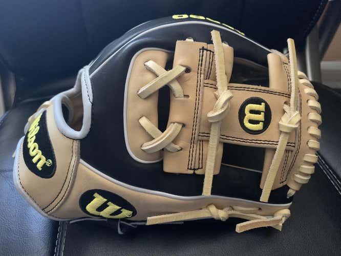 NWOT 2020 Wilson A2000 1786 I-Web Infielder's Glove 11.5"