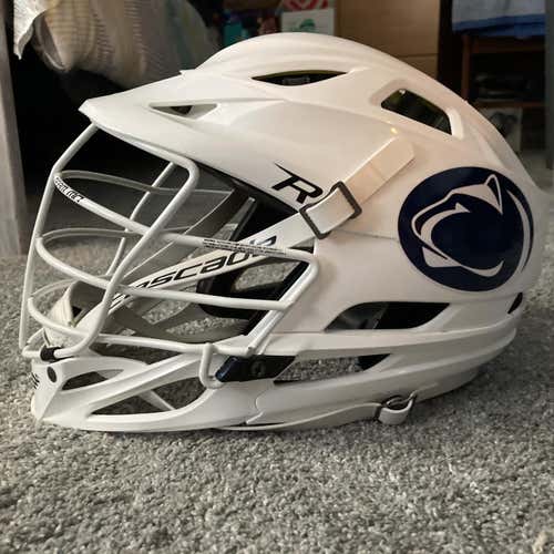 White Adult Cascade R Helmet