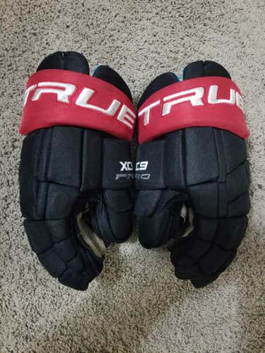 Black Senior True Xc9 pro Gloves 14" Pro Stock with Z-Palms