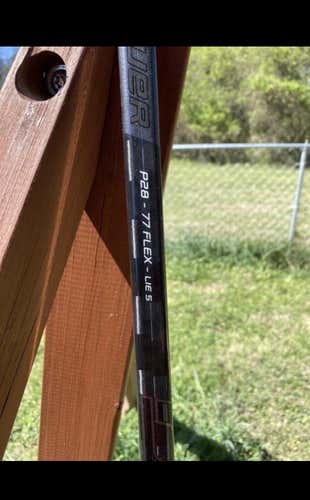 Senior Right Handed Supreme 2S Pro Toe Pattern  Hockey Stick