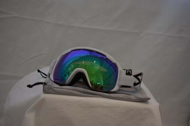White Unisex Shred Smartefy Ski Goggles