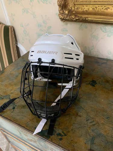 White Used Medium Bauer Reakt 200 Helmet