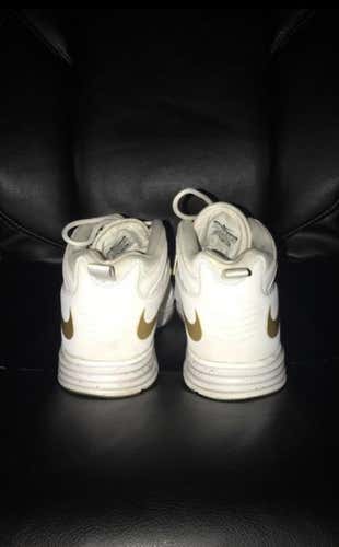 Adult Size 11.5 (Women's 12.5) Nike