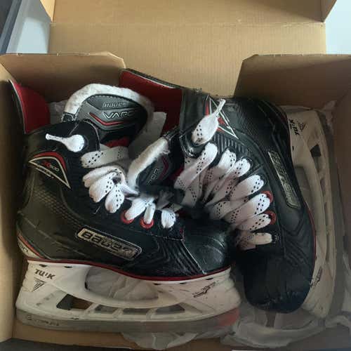 Junior Bauer Vapor X500 Extra Wide Width  Size 1 Hockey Skates