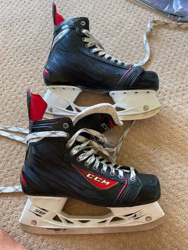 Senior CCM RBZ 70 Regular Width Size 10 Hockey Skates
