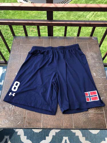 Adult XL Under Armour Shorts