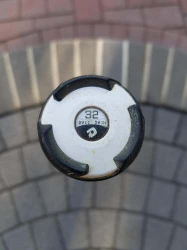 Gray Used High School/College 2017 DeMarini Composite Bat (-10) 22 oz 32"