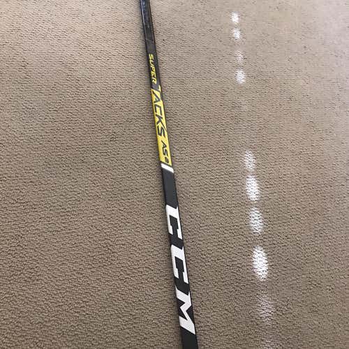 Intermediate Right Handed Super tacks AS2 Hockey Stick