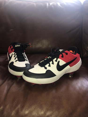 Nike Alpha Hurache Elite 2 Low (sz 10)