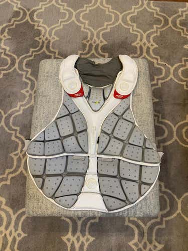White Used Adult Large Maverik Rome Chest Protector