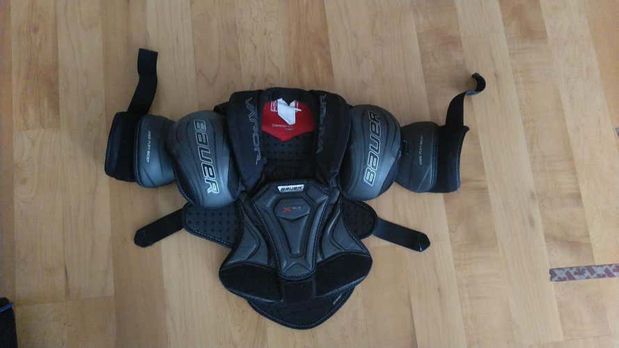 Used Junior Medium Bauer Vapor Lite X900 Shoulder Pads