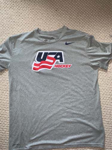 Gray Men's Large Nike Shirts