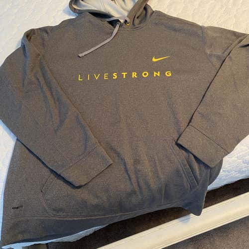 Adult XXL Live Strong Nike Sweatshirt