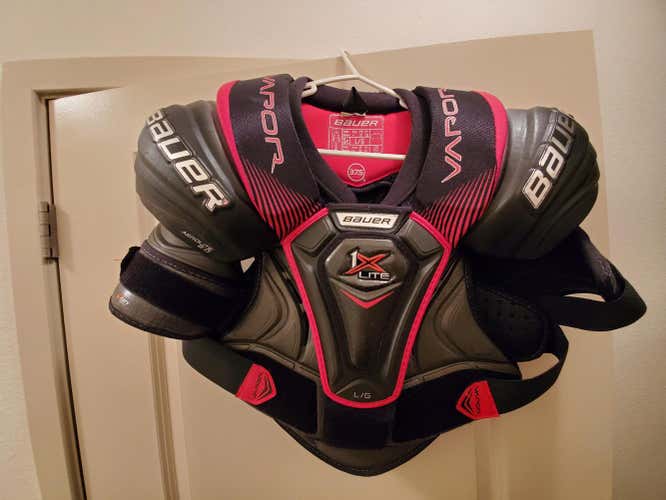 Used Senior Bauer 1X Lite Large Shoulder Pads