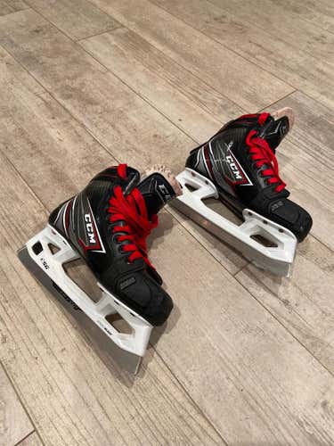 Junior CCM FT460 Regular Width Size 3 Hockey Goalie Skates W/ Extra Set of Blades