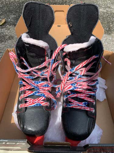 Junior Bauer Vapor X400 Regular Width  Size 5 Hockey Skates