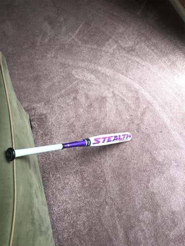 White High School/College 2016 Easton Stealth (-10) 22 oz 32" Bat