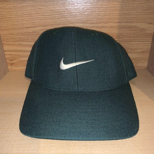 Nike Sportswear Pro Swoosh Classic Snapback Hat