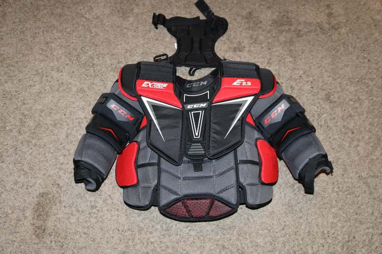 New Junior Large CCM Extreme Flex Shield 2 Goalie Chest Protector