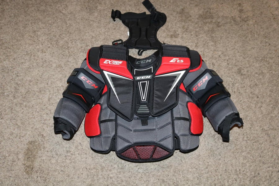 New Junior Large CCM Extreme Flex Shield 2 Goalie Chest Protector
