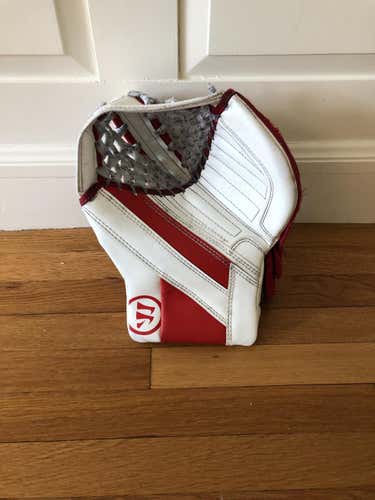 Used Junior Warrior Regular Ritual G4 Catch Glove (Red/White)