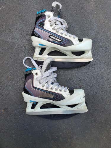 Used Junior Bauer Hockey Goalie Skates Regular Width Size 5 shoes size 6 see pic